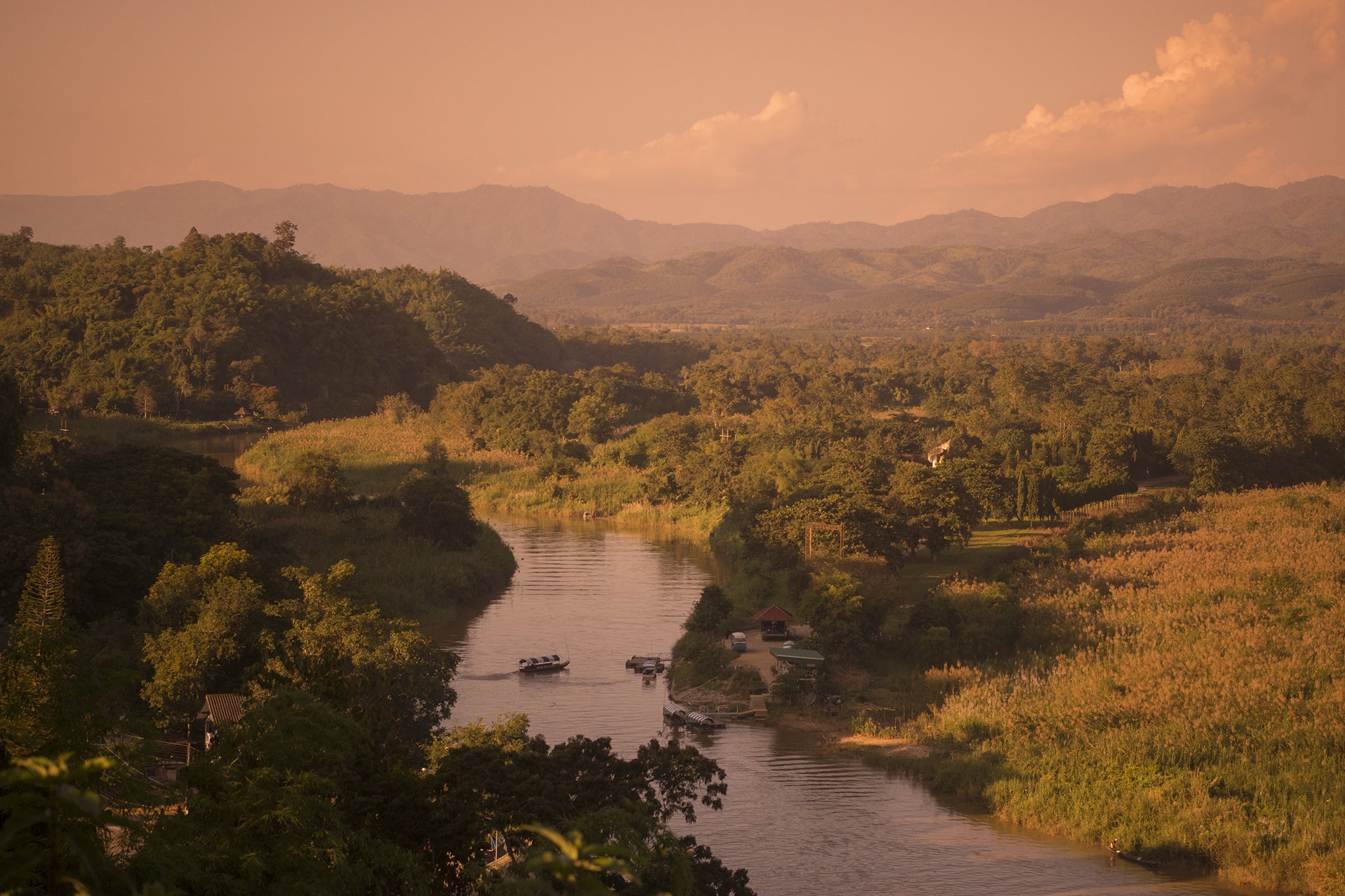 תאילנד בידיים שלך: סבון טרופי לגברים מועשר ברכיבים מדרום-מזרח אסיה